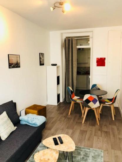 Aux Clefs Des Sacres - Jean De La Fontaine Apartment Reims Exterior photo